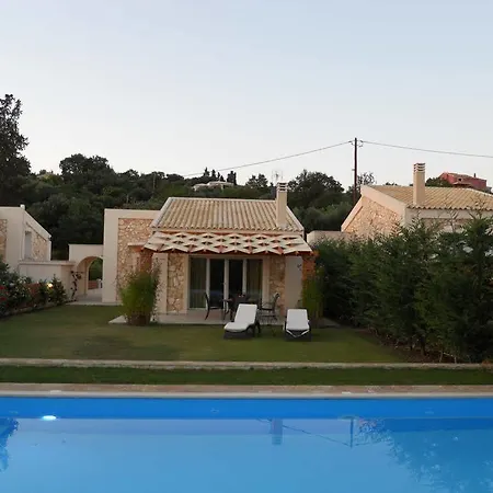 Poulades * Gouviá